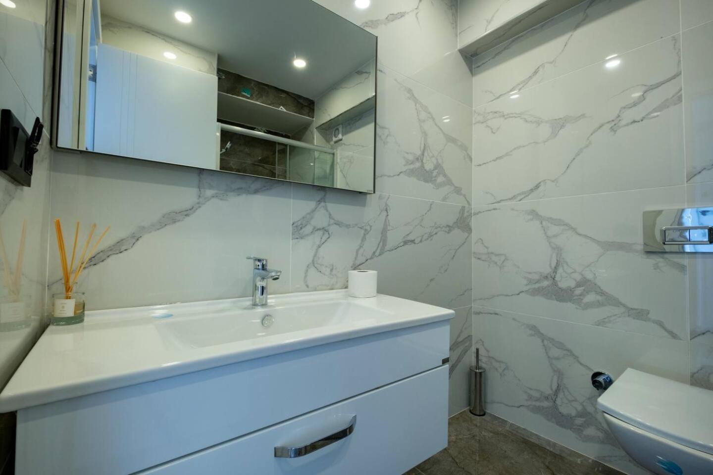 Bosphorus View With Two Bedrooms Daire İstanbul